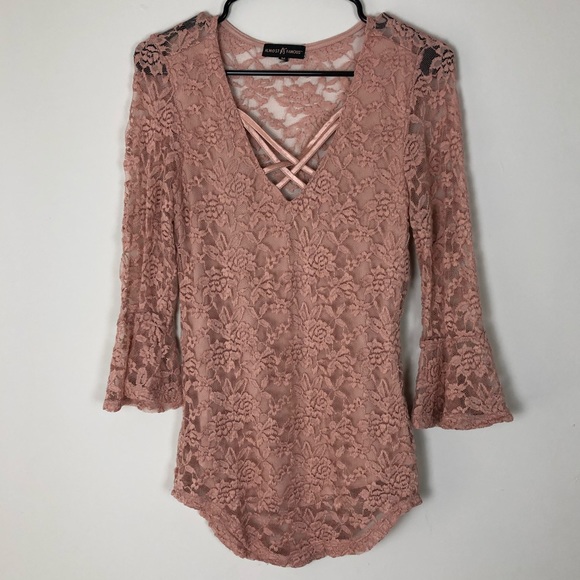 Almost Famous Tops - Almost Famous Floral Lace Top